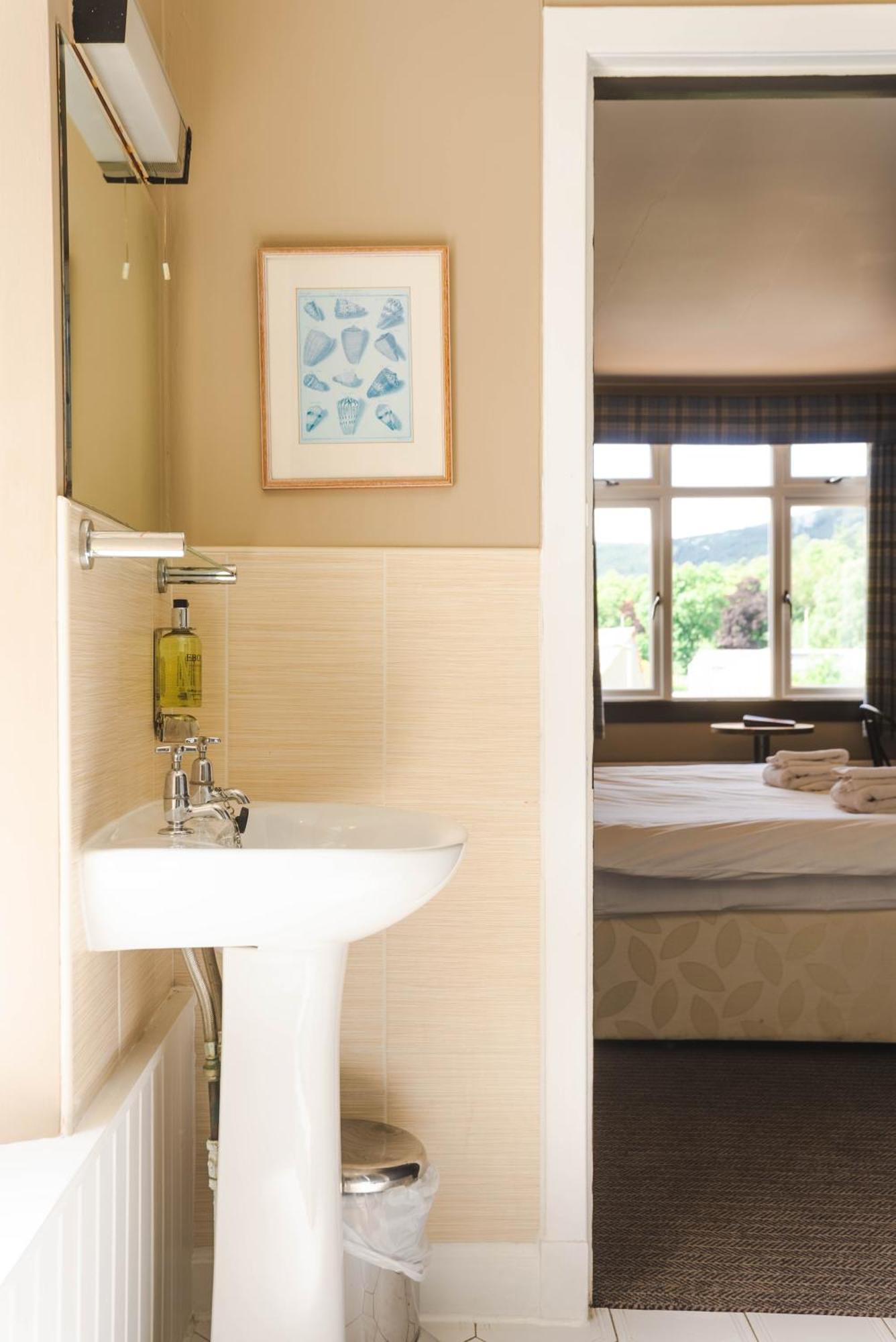 Traquair Arms Hotel Innerleithen Ngoại thất bức ảnh